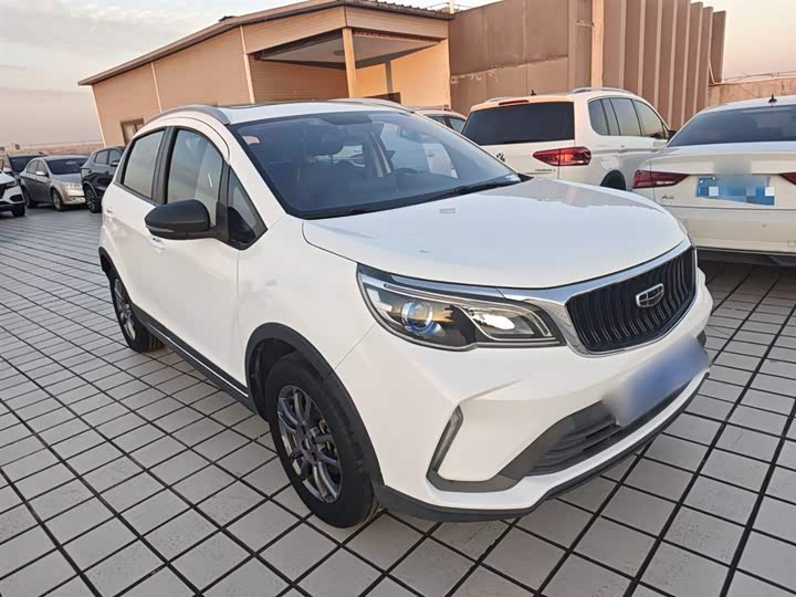 Фото 4 - Geely Vision X3