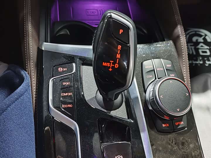 Фото 13 - BMW 5 Series