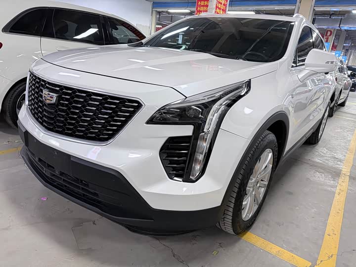 Фото 1 - Cadillac XT4