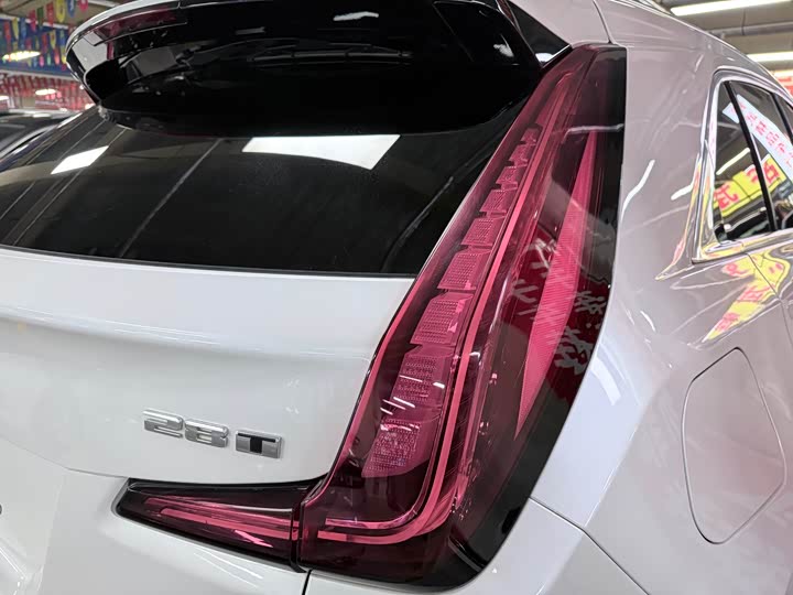 Фото 20 - Cadillac XT4