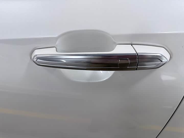 Фото 7 - Cadillac XT4