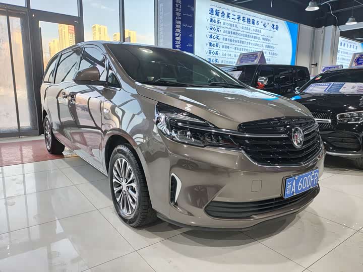 Фото 3 - Buick GL8 ES