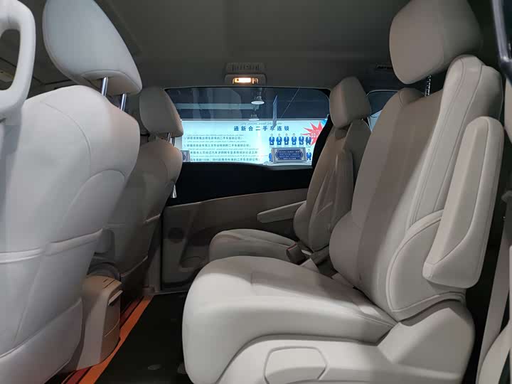 Фото 6 - Buick GL8 ES