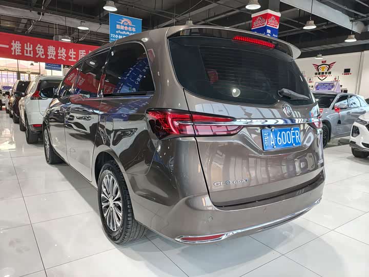 Фото 7 - Buick GL8 ES