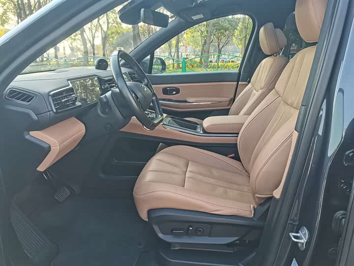 Фото 10 - Nio ES8