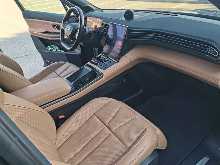 Фото 21 - Nio ES8