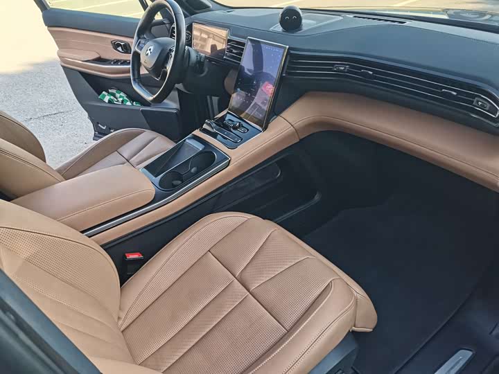 Фото 22 - Nio ES8