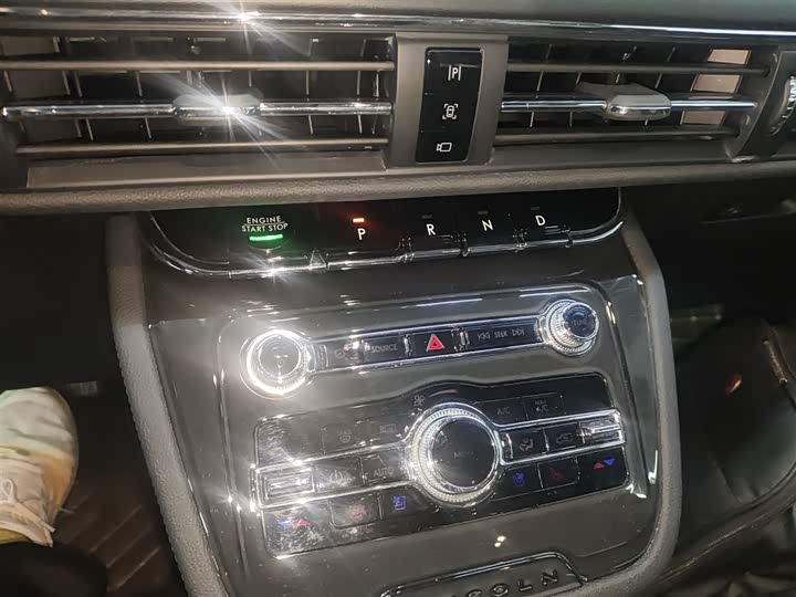 Фото 14 - Lincoln Corsair