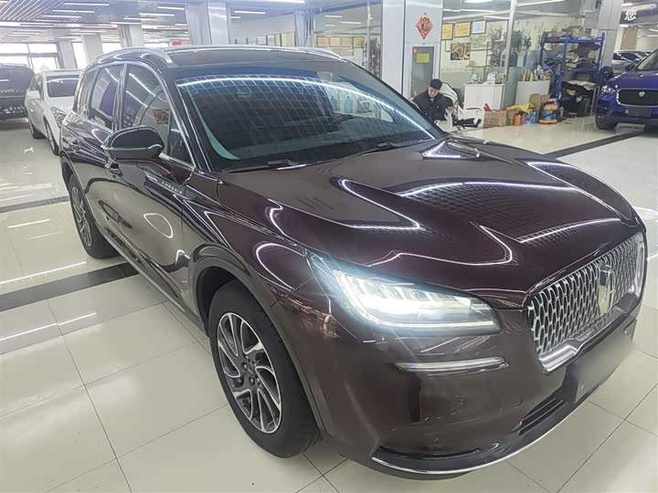 Фото 4 - Lincoln Corsair