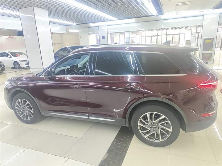 Фото 5 - Lincoln Corsair