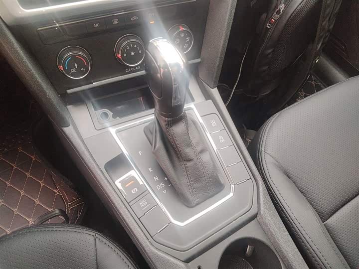 Фото 14 - Volkswagen Lamando L