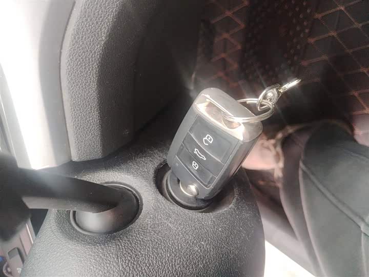 Фото 9 - Volkswagen Lamando L