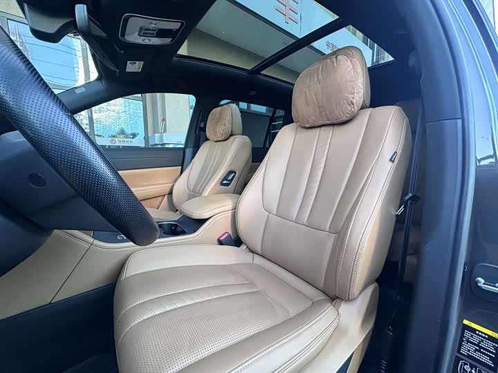 Фото 16 - LiXiang One