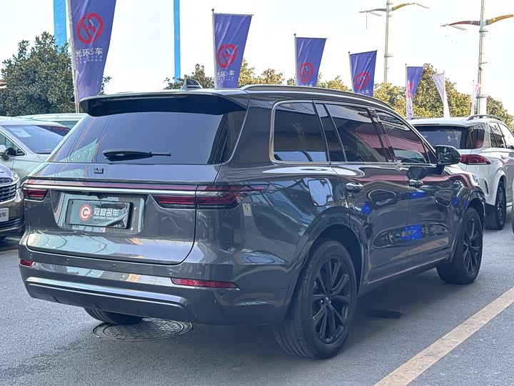 Фото 8 - LiXiang One