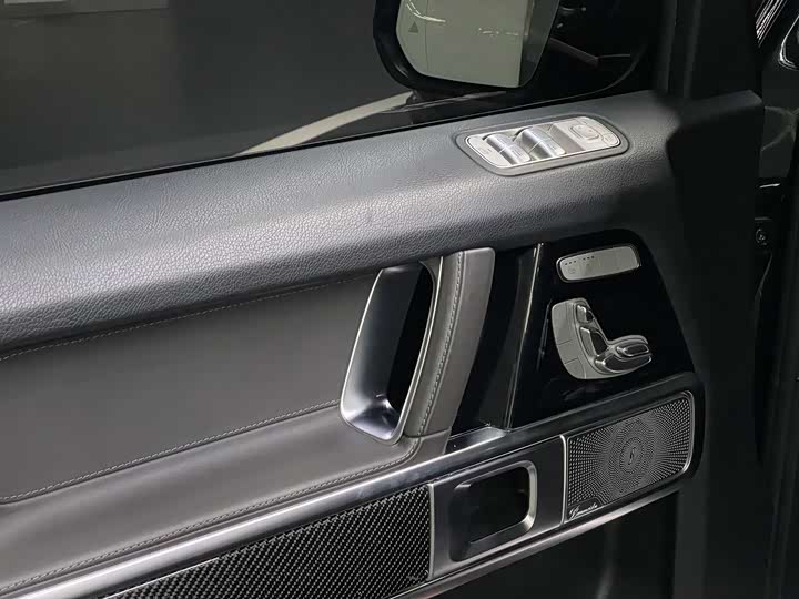 Фото 9 - Mercedes-Benz G-Class AMG