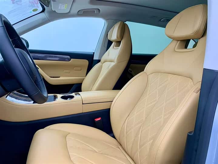 Фото 13 - Leapmotor C11