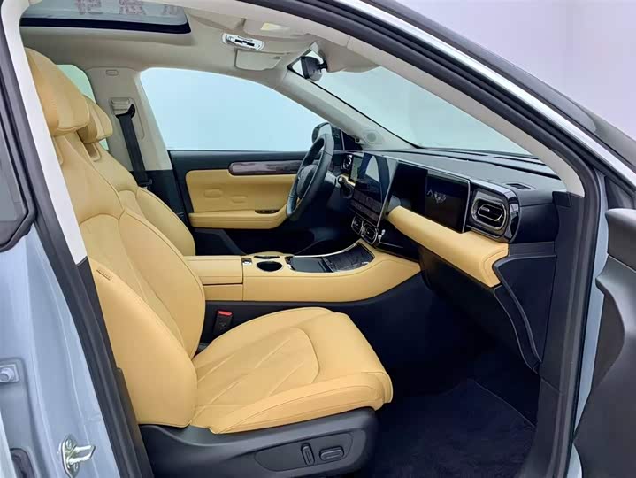 Фото 15 - Leapmotor C11