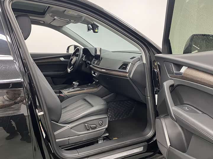 Фото 12 - Audi Q5L