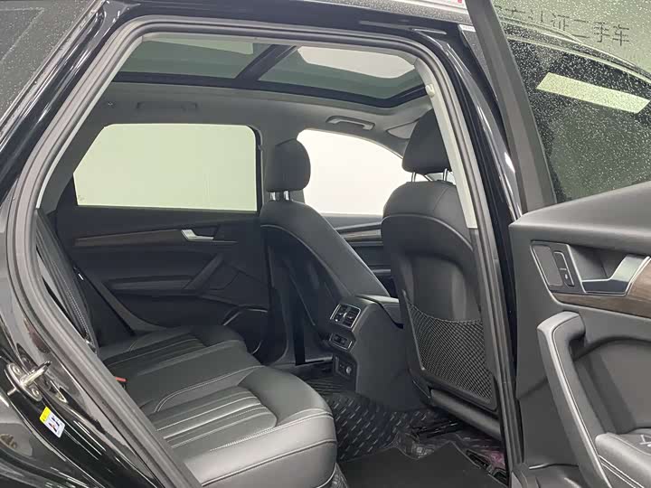 Фото 13 - Audi Q5L