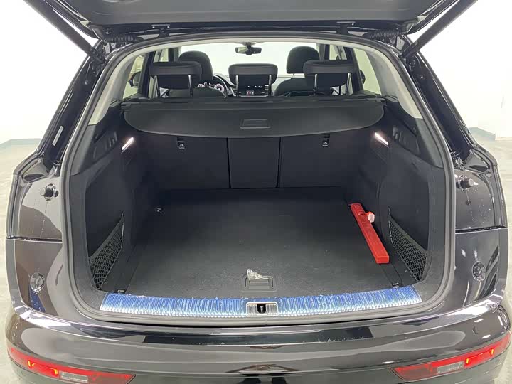 Фото 15 - Audi Q5L