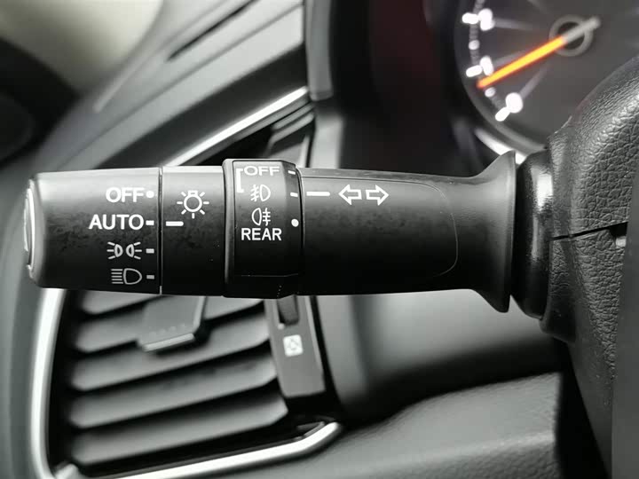 Фото 21 - Honda Avancier