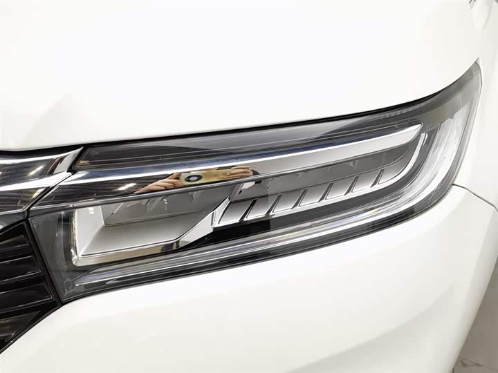 Фото 7 - Honda Avancier