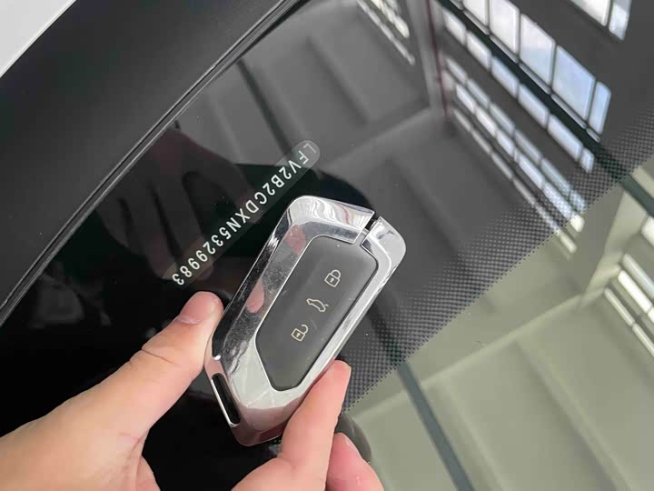 Фото 27 - Volkswagen Golf