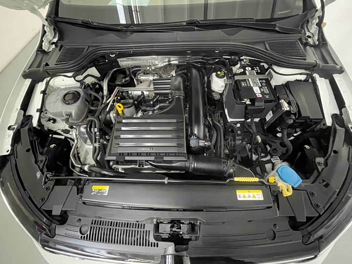 Фото 28 - Volkswagen Golf