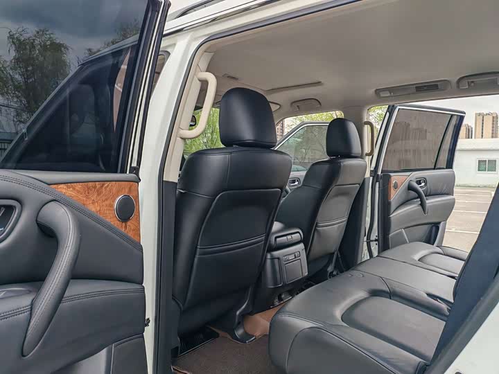 Фото 12 - Nissan Armada