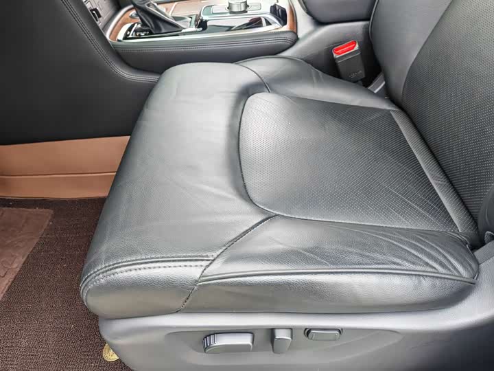 Фото 14 - Nissan Armada