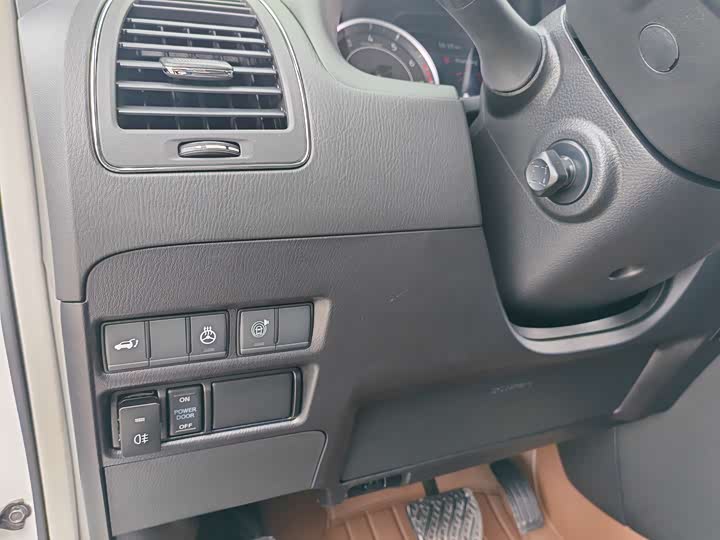 Фото 15 - Nissan Armada