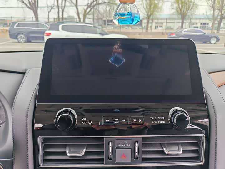 Фото 17 - Nissan Armada