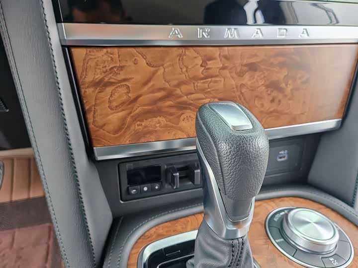 Фото 20 - Nissan Armada