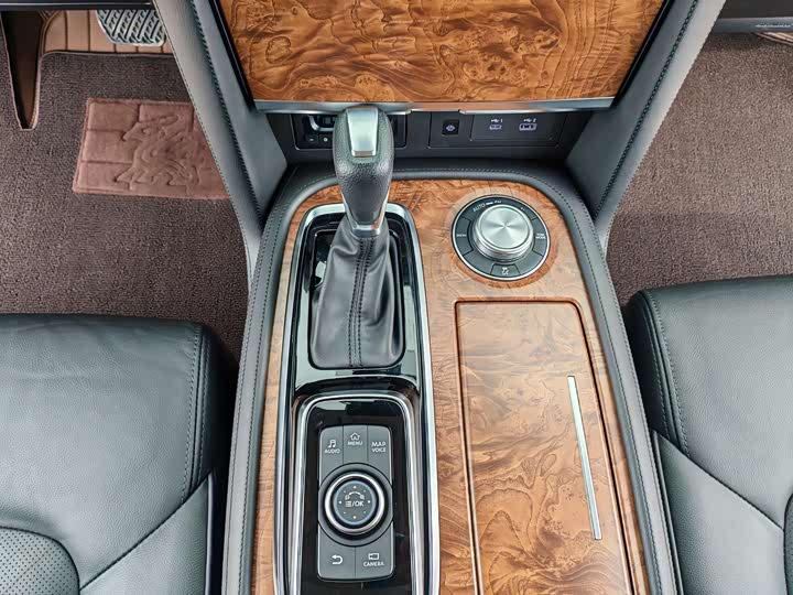 Фото 21 - Nissan Armada