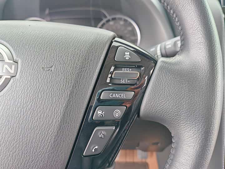 Фото 23 - Nissan Armada