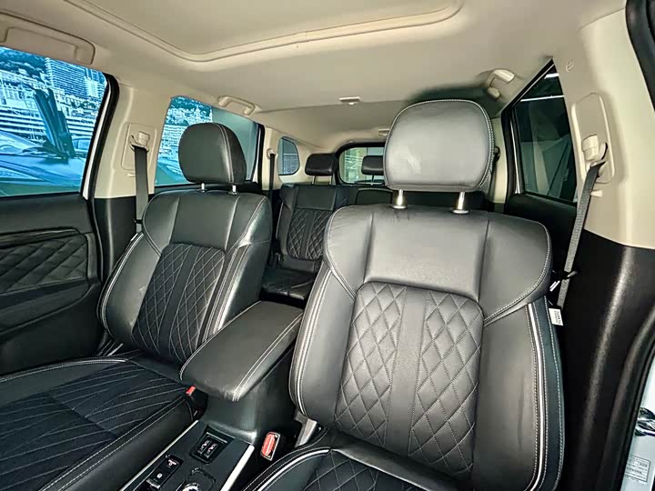 Фото 10 - Mitsubishi Outlander