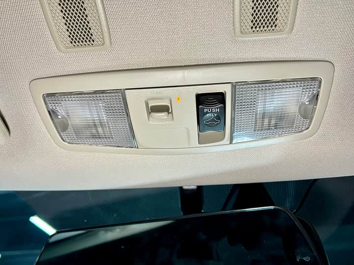 Фото 21 - Mitsubishi Outlander