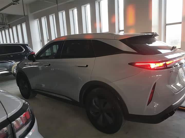 Фото 5 - Exeed RX