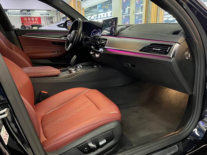 Фото 14 - BMW 5 Series