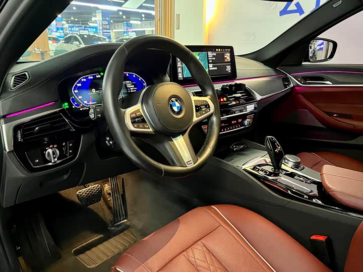 Фото 9 - BMW 5 Series