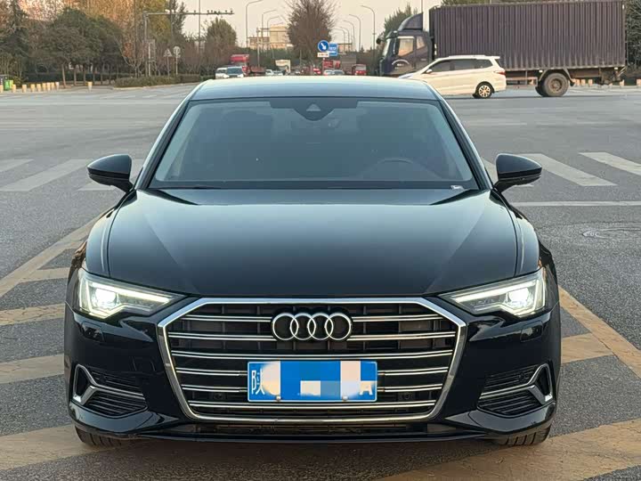 Фото 2 - Audi A6L