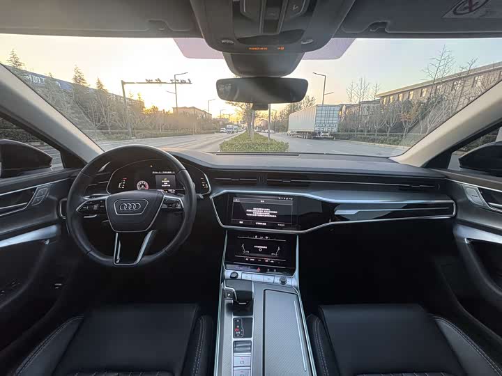 Фото 6 - Audi A6L