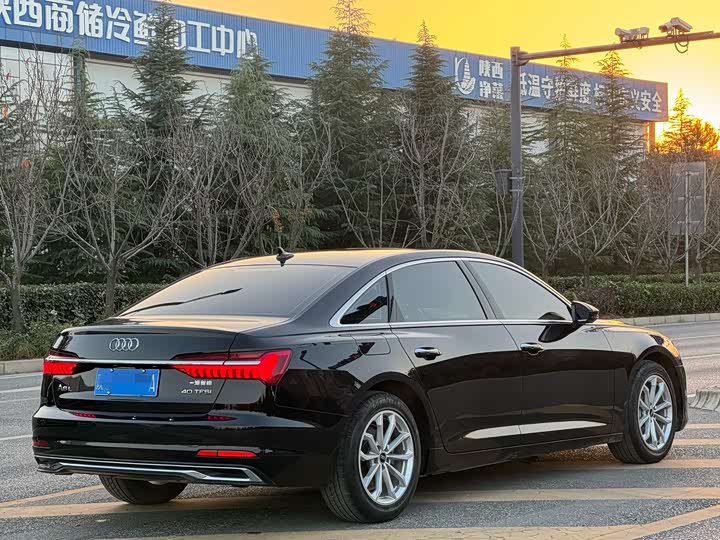 Фото 9 - Audi A6L