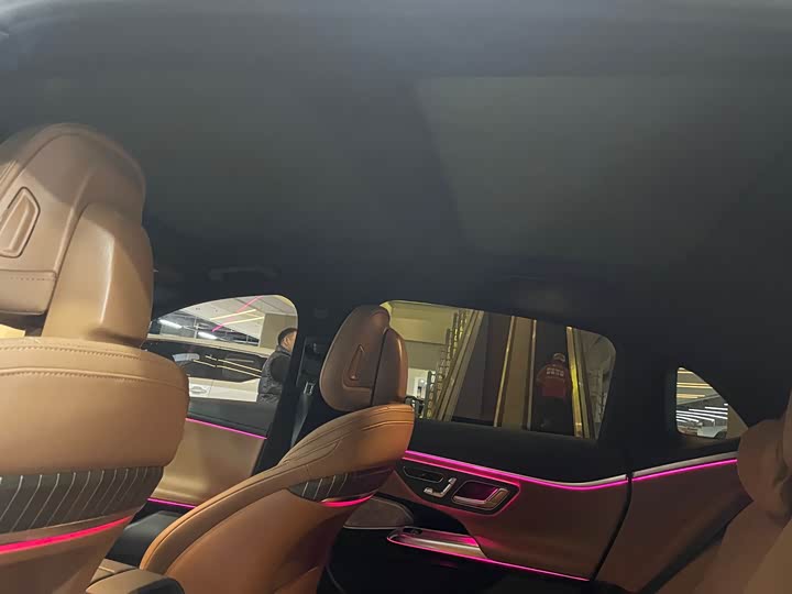 Фото 14 - Mercedes-Benz E-Class