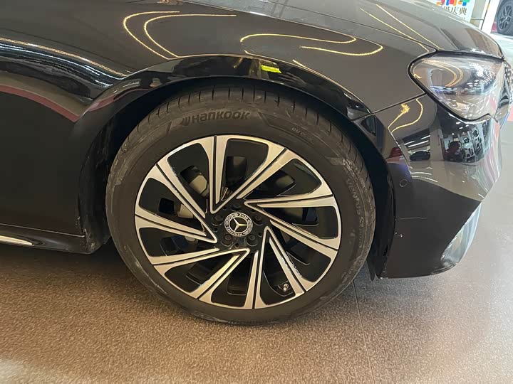 Фото 16 - Mercedes-Benz E-Class