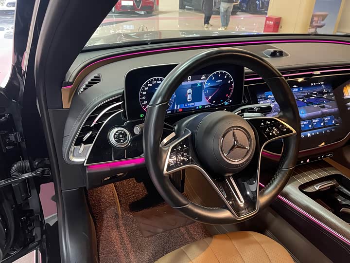 Фото 6 - Mercedes-Benz E-Class