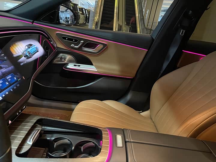 Фото 9 - Mercedes-Benz E-Class