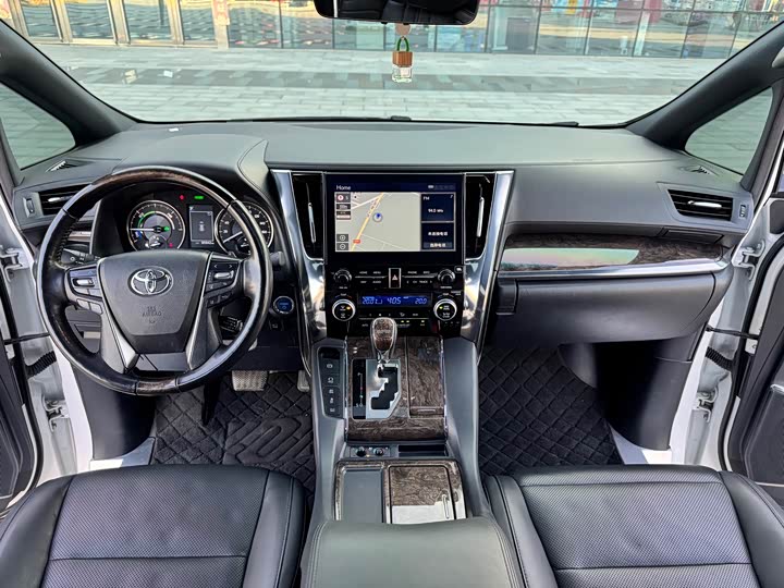 Фото 14 - Toyota Alphard