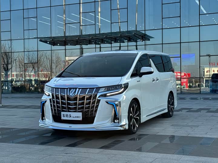 Фото 3 - Toyota Alphard