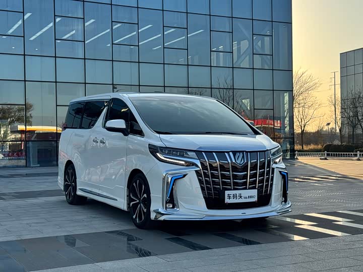Фото 4 - Toyota Alphard